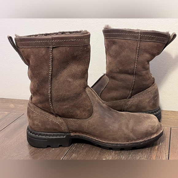 UGG Hartsville Brown Boots Mens size 9 - Picture 5 of 11
